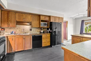 2821 W 24th St, Greeley, CO 80634 - Photo 11