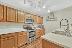 4251 S Blackhawk Cir, Aurora, CO 80014 - Photo 9