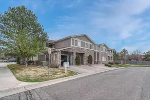 4251 S Blackhawk Cir, Aurora, CO 80014 - Photo 31