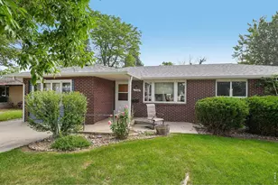 1208 Vivian St, Longmont, CO 80501 - Photo 3