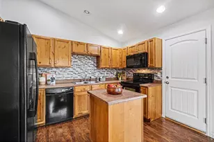 2152 E 11th St, Loveland, CO 80537 - Photo 11