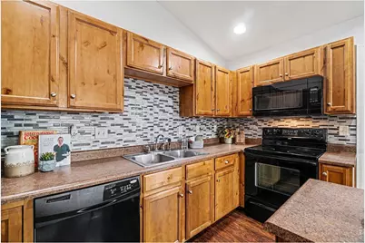 2152 E 11th St, Loveland, CO 80537 - Photo 9