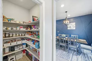 1834 S De Gaulle Ct, Aurora, CO 80018 - Photo 9