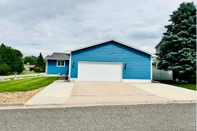 330 W Grant St, Haxtun, CO 80731 - Photo 3