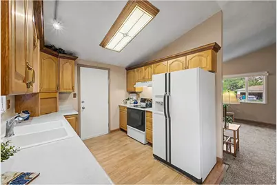 2421 34th Ave, Greeley, CO 80634 - Photo 9