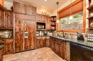 1471 Jungfrau Trl, Estes Park, CO 80517 - Photo 11