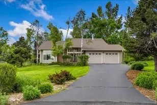 800 Grove Ct, Loveland, CO 80537 - Photo 1