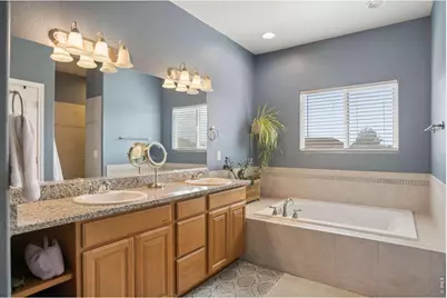 3433 Cottonwood Cir, Longmont, CO 80504 - Photo 13