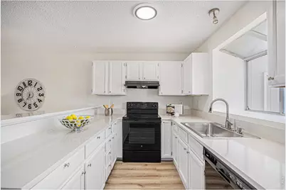 1100 S Waco St #G, Aurora, CO 80017 - Photo 5