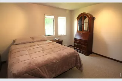 511 W Grant St, Haxtun, CO 80731 - Photo 25