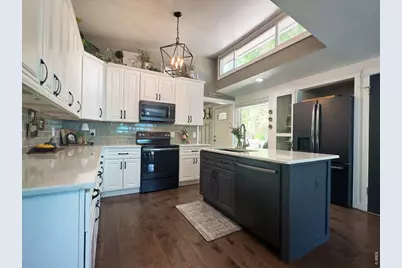 924 E Kelly Dr, Loveland, CO 80537 - Photo 7