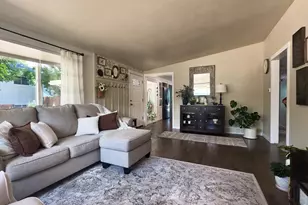 924 E Kelly Dr, Loveland, CO 80537 - Photo 5