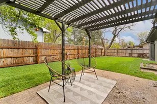 2124 Manchester Dr, Fort Collins, CO 80526 - Photo 5