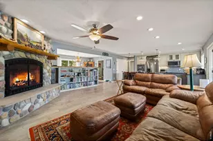 2758 Carriage Dr, Estes Park, CO 80517 - Photo 5