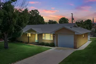 820 10th St, Berthoud, CO 80513 - Photo 1