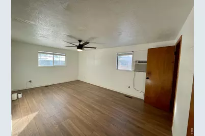 2327 W 18th St, Loveland, CO 80538 - Photo 27