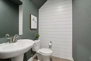 176 High Point Dr, Longmont, CO 80504 - Photo 9