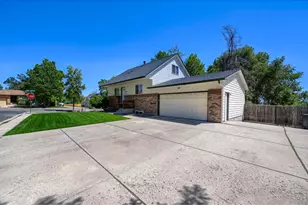 1201 Spruce Ave, Longmont, CO 80501 - Photo 3