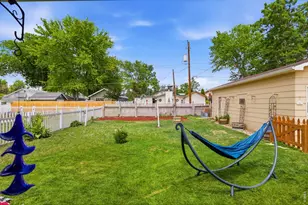 557 E 9th St, Loveland, CO 80537 - Photo 31