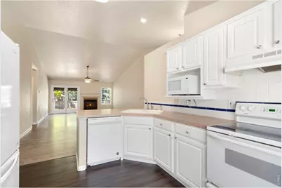 526 Dunraven Dr, Fort Collins, CO 80525 - Photo 9