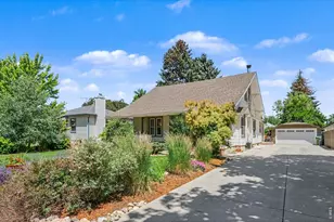 319 W 8th St, Loveland, CO 80537 - Photo 5
