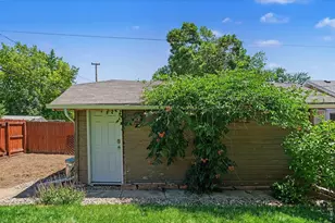 319 W 8th St, Loveland, CO 80537 - Photo 33