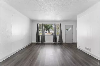 2210 10th Ave, Greeley, CO 80631 - Photo 9