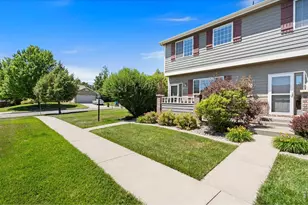 408 Strasburg Dr, Fort Collins, CO 80525 - Photo 3