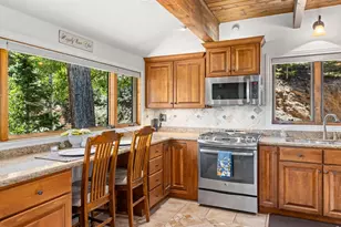 1705 Hummingbird Dr, Estes Park, CO 80517 - Photo 9