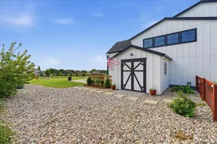 1907 Spring Bloom Dr, Windsor, CO 80550 - Photo 7