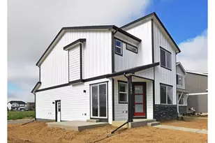 533 S 10th St, Berthoud, CO 80513 - Photo 3