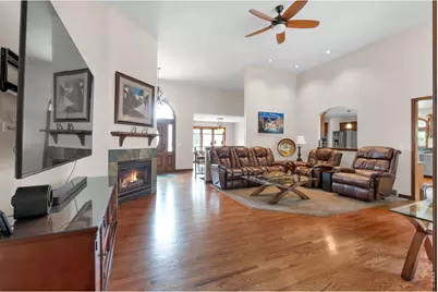 879 S 14th Ave, Brighton, CO 80601 - Photo 9