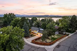3525 Lakeview Cir, Longmont, CO 80503 - Photo 3