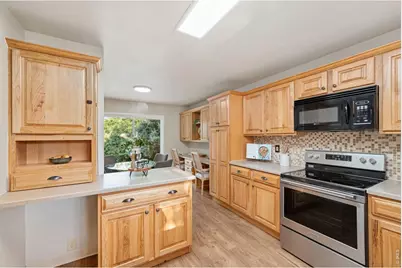 2242 Yorkshire St, Fort Collins, CO 80526 - Photo 9
