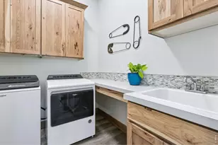 1060 Cleveland Ave, Loveland, CO 80537 - Photo 35