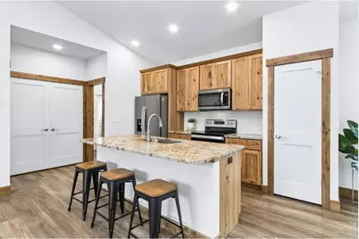 1060 Cleveland Ave, Loveland, CO 80537 - Photo 11