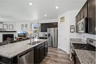 735 Camberly Dr, Windsor, CO 80550 - Photo 9