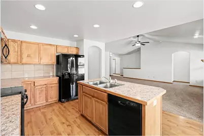 655 S Mountain View Dr, Eaton, CO 80615 - Photo 23