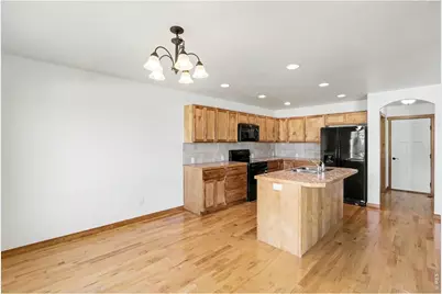 655 S Mountain View Dr, Eaton, CO 80615 - Photo 5