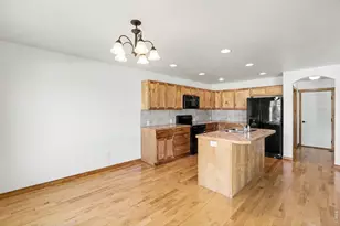 655 S Mountain View Dr, Eaton, CO 80615 - Photo 5