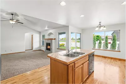 655 S Mountain View Dr, Eaton, CO 80615 - Photo 3