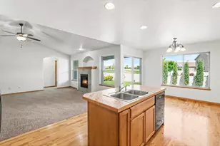 655 S Mountain View Dr, Eaton, CO 80615 - Photo 3