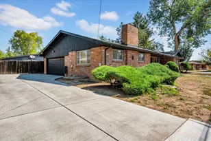905 W 3rd Ave, Broomfield, CO 80020 - Photo 3