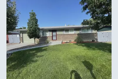 4 S Gay Dr, Longmont, CO 80501 - Photo 1