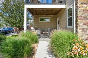 813 Grandview Meadows Dr, Longmont, CO 80503 - Photo 3