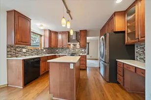 2428 Maplewood Cir W, Longmont, CO 80503 - Photo 5