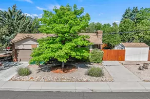 1429 Lashley St, Longmont, CO 80504 - Photo 3