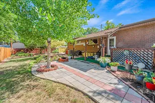 1429 Lashley St, Longmont, CO 80504 - Photo 9