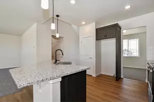 1039 Crown Sparrow St, Johnstown, CO 80534 - Photo 3