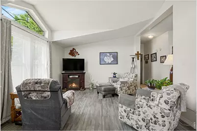 75 W Crawford Ave, Keenesburg, CO 80643 - Photo 7